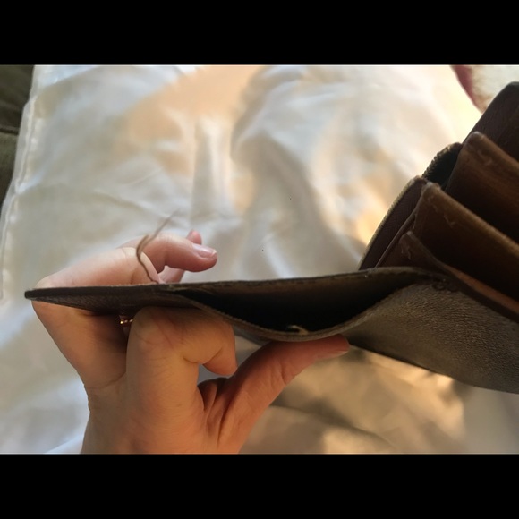 Louis Vuitton Monogram Portefeuille Wallet - Picture 7 of 9